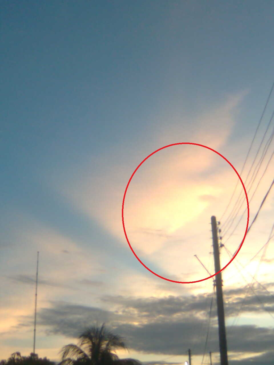 Foto Penampakan Alam Di Langit Beberapa Gambar  Aneh Di Langit