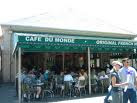 Cafe Du Monde: A French coffee stand in NOLA@http://www.vegetariantraveller.blogspot.com/ 