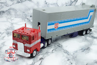 Transformers Missing Link C-01 Convoy 17