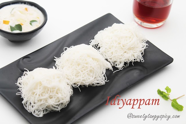 Kerala Idiyappam | Soft Nool Puttu Recipe | Noolappam | Kerala Style String Hopper Recipe 