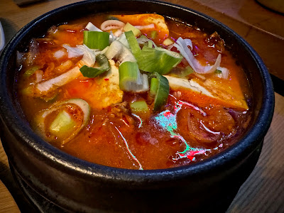 The Gogijip (고깃집), kimchi jjigae