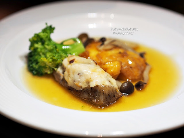 Stewed Stuffed Sea Cucumber With Shimeji Mushroom & Bean Curd