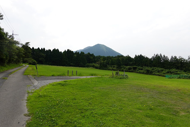 鳥取県西伯郡大山町赤松　地頭ブルーベリー農園　大山の眺望