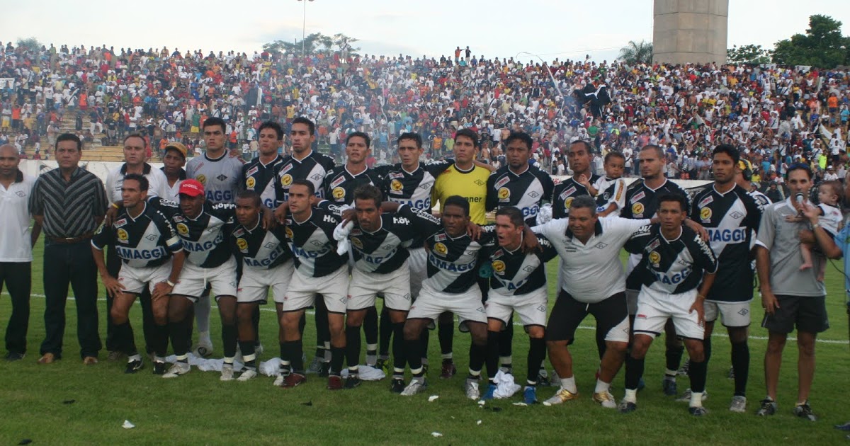 Torcida do Mixto no estádio Verdão