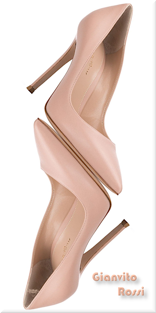 ♦Gianvito Rossi beige pointed toe heeled pumps #gianvitorossi #shoes #brown #pantone #brilliantluxury