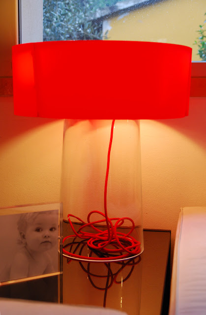 Designer table lamp with Bladet vase