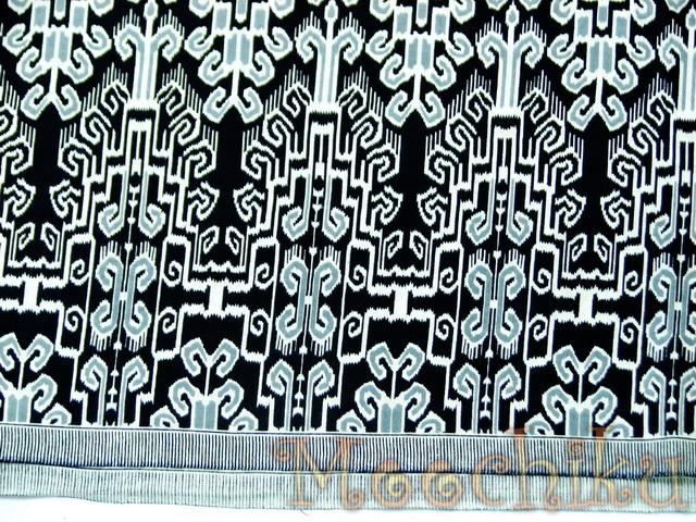 MOOCHIKU Kain Batik  Sarawak Hitam  Putih  Ulu Borneo Motif 
