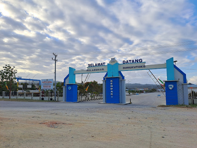Pelabuhan bungkutoko, peti kemas, pelni Pelabuhan Bungkutoko
