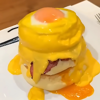 Cheesy Egg-Stuffed Pancakes – Breakfast Just Got Better!