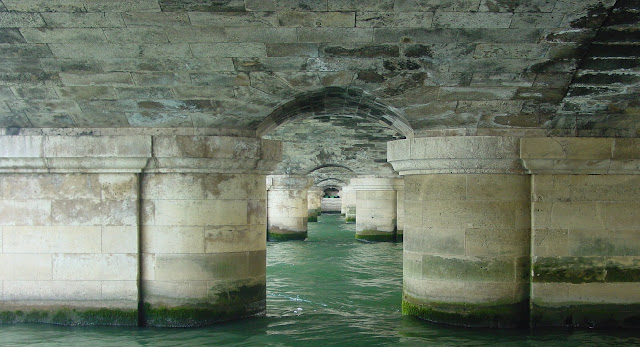 Do not forget to visit the bottom of the bridge of the Concorde