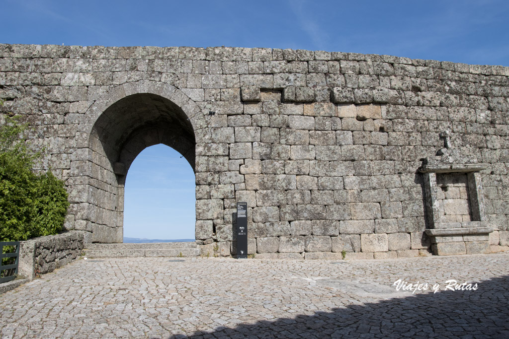 Porta falsa de Sortelha