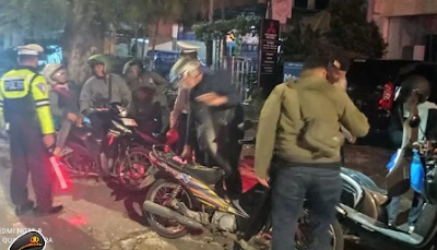 Personel Gabungan Gelar Razia Kendaraan di Jalan Kolonel Sugiyono Mergangsan