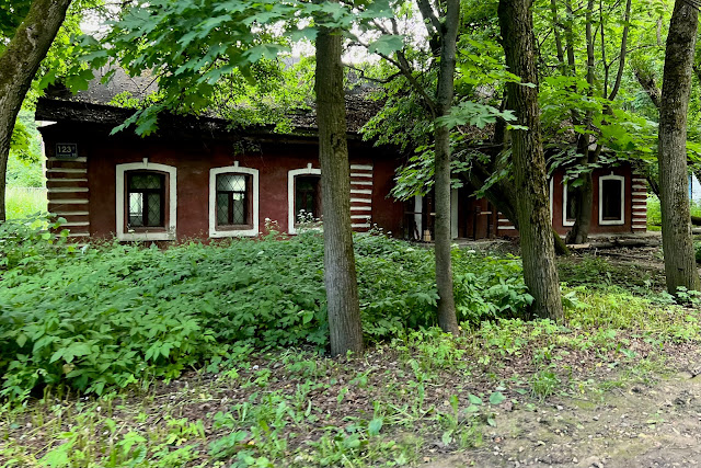 парк Битцевский лес, посёлок Узкое, Тютчевская аллея, бывшая кузница