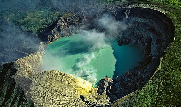 Gambar Kawah Ijen di Banyuwangi