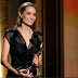 Angelina Jolie reçoit le premier oscar de la saison