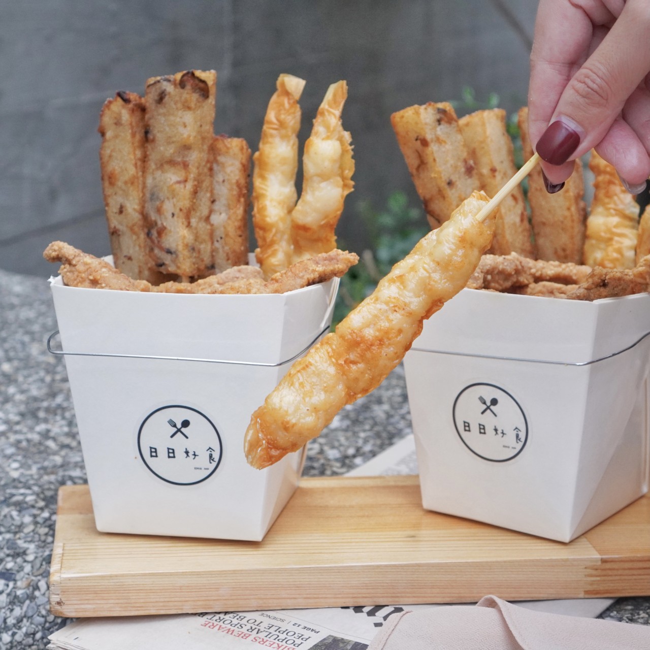 台南餐車美食【日日好食】市集必吃超夯新寵兒，3種超唰嘴人氣餐點，純手工蘿蔔糕、花枝條、炸肉條，一吃就停不下來｜市集餐車美食推薦