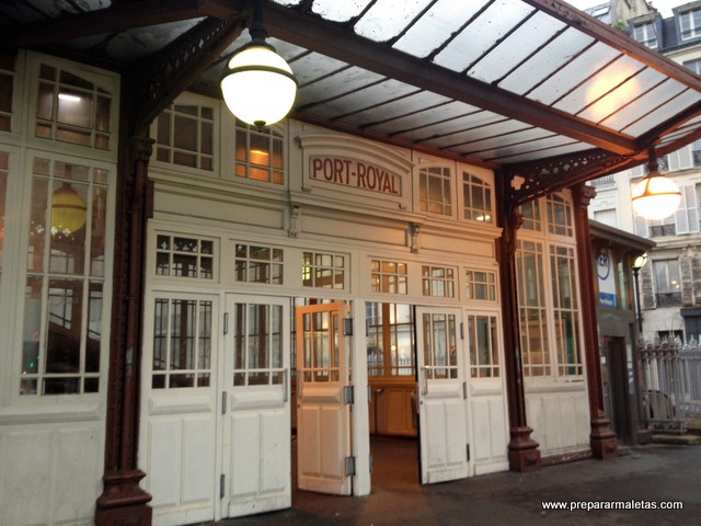 estación Port-Royal en París