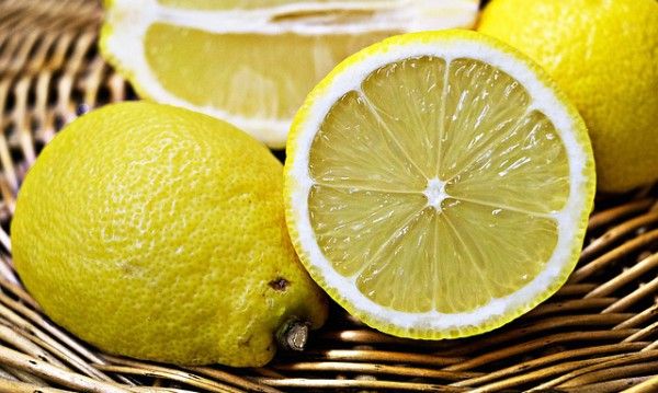 Cara Mengobati Asam Urat dengan Jus Lemon