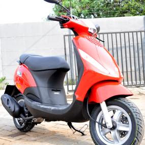 Piaggio Zip 100 Motorcycles pictures