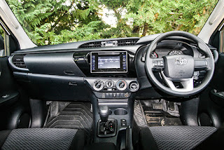 Fitur Kenyamanan Toyota Hilux