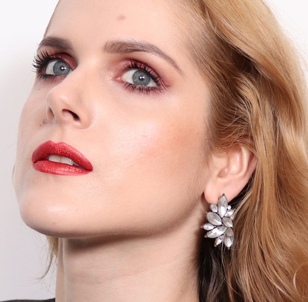 DazzleRedDazzleHighlighterMACLook7
