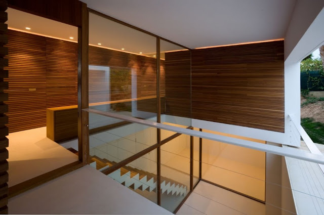 SRR house minimalist with lots of lighting by the architect Silvestre Navarro-5