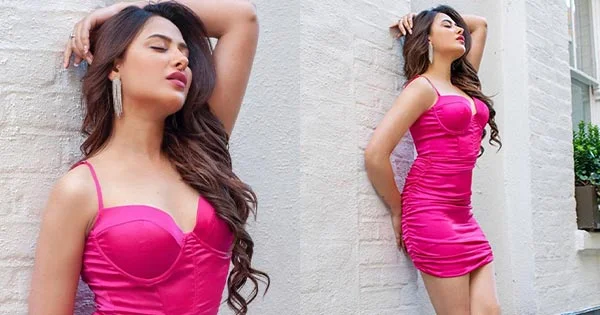 Mahira Sharma curvy body tight pink dress