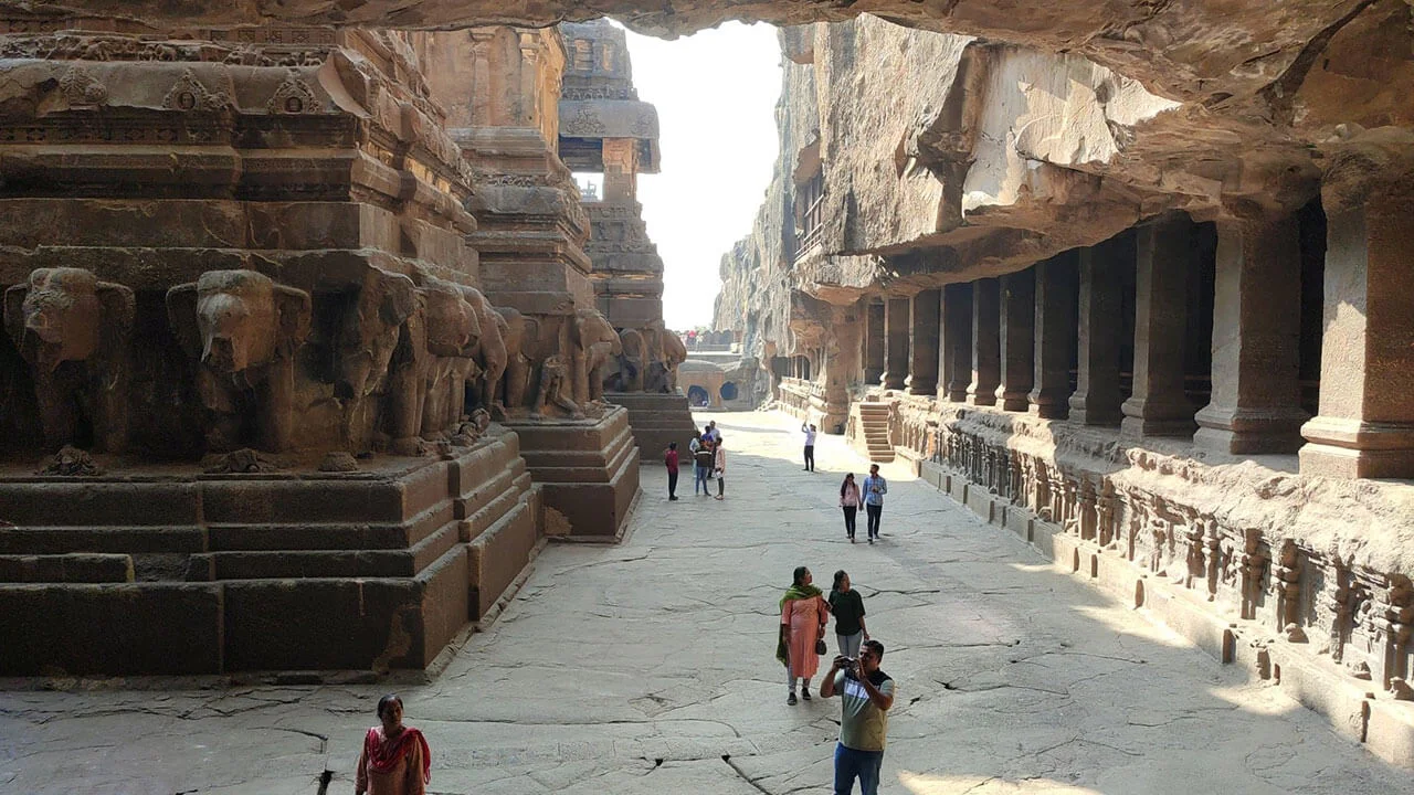 वेरूळचे कैलास मंदिर