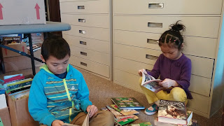 Liu Yuan Ming and Lin Yuan Ming at the books sale