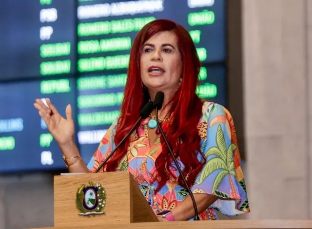 Deputada Delegada Gleide Ângelo critica políticas para mulheres em Pernambuco
