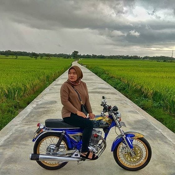 Gambar HD Modifikasi CB 100 Warna Biru Terbaru 2020