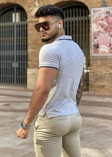 Men in Chinos - Tight Butt in Pant