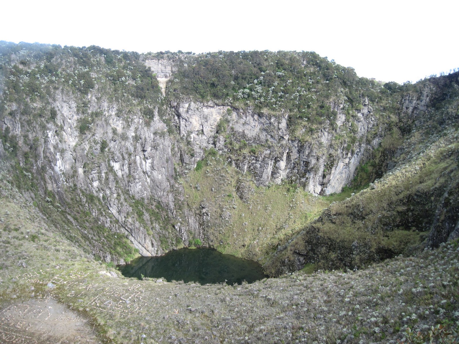  Gunung  Sumbing dan Sindoro 