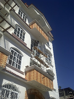 <img src="puertas-ventanas-balcones-portones-persianas-vistas generales.jpg" alt="vistas generales de puertas ventanas balcones portones persianas para casas"> 