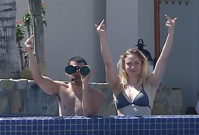 sophie turner sexy bikini pics 05