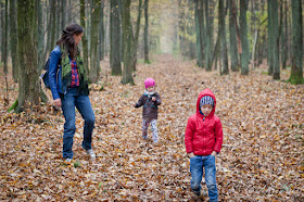 spacer po lesie, spacer z dziećmi, jesień