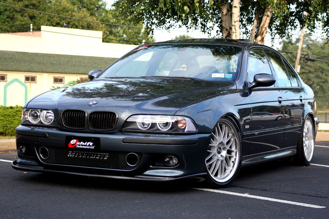 Bmw e39 m5 Safety features included the first application of tubular head 