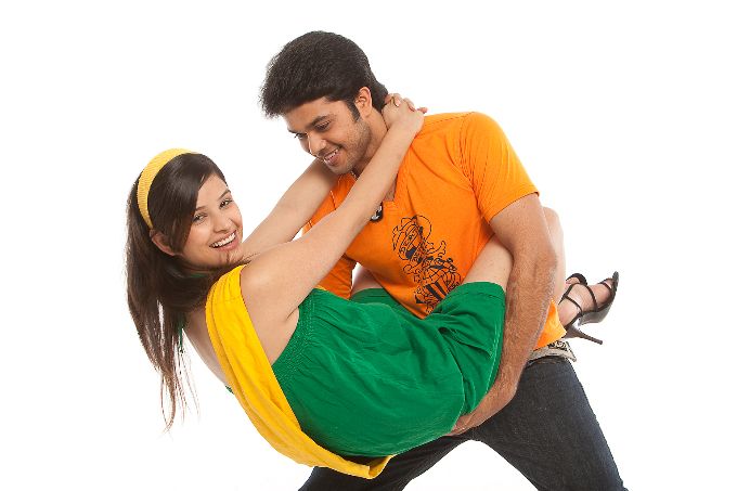 Neeyum Naanum Movie  Stills