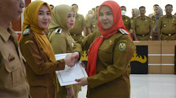 340 Pegawai Negeri Sipil (PNS) Pemerintah Kota (Pemkot) Bandar Lampung, mendapat kenaikan pangkat 