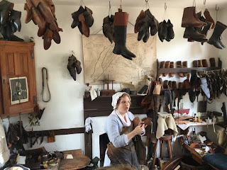 Colonial Williamsburg How to make 18th Century Shoes