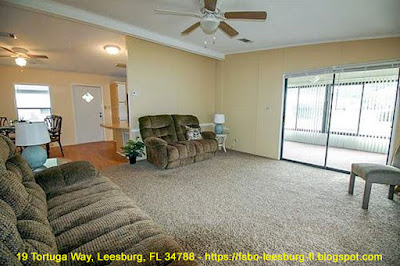 19 tortuga way leesburg FL 34788 living room