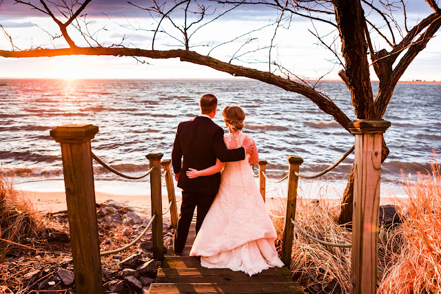 A nautical winter wedding with a spectacular sunset at the Chesapeake Bay Beach Club by Heather Ryan Photography