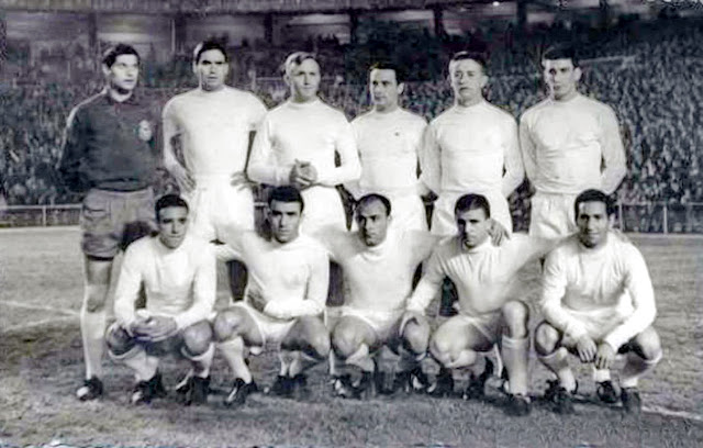 REAL MADRID C. F. Temporada 1960-61. Vicente, Marquitos, Santamaria, Casado, Vidal, Pachín. Canario, Del Sol, Di Stéfano, Puskas y Gento. REAL MADRID C. F. 3 R. C. D. MALLORCA 0 Domingo 12/03/1961. Campeonato de Liga de 1ª División, jornada 25. Madrid, estadio Santiago Bernabéu. GOLES: 1-0: 3’, Del Sol. 2-0: 69’, Del Sol. 3-0: 74’, Canario.