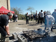 Preparant les botifarres per esmorzar