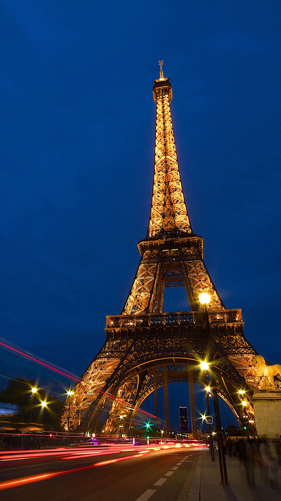 Wallpaper Android Menara Eiffel Malam Hari