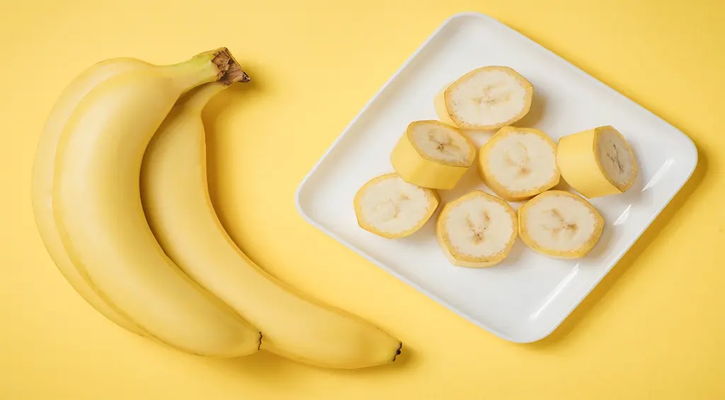 تناول الموز في الليل أو في الصباح. أيهما جيد وأيهما سيء؟