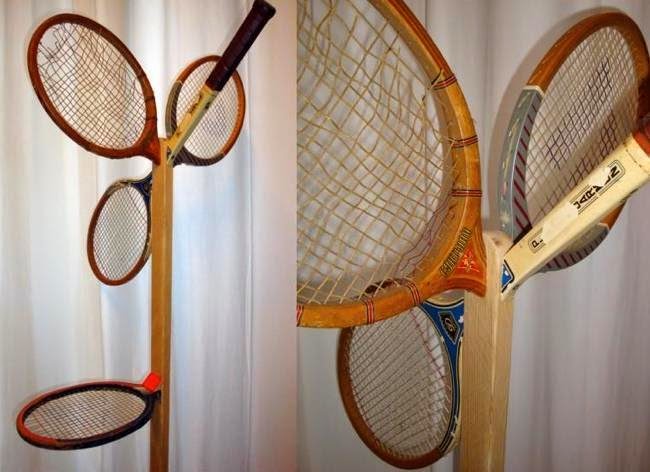 Reutilizar raquetas de tenis para crear un perchero reciclado