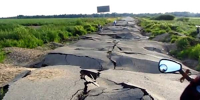 Jalan Paling Rusak di Dunia