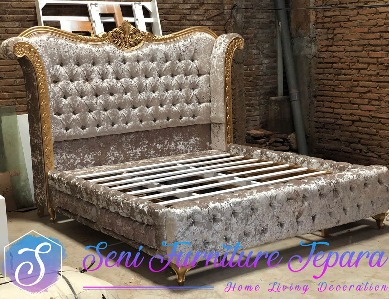 Tempat Tidur Mewah Ukiran Jepara Luxurious New Design SF-0100