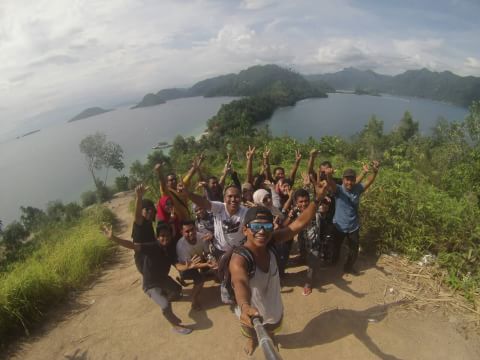 Pulau pamutusan - Terletak di sumatera barat, pulau yang satu ini terkenal dengan raja ampatnya sumatera bara